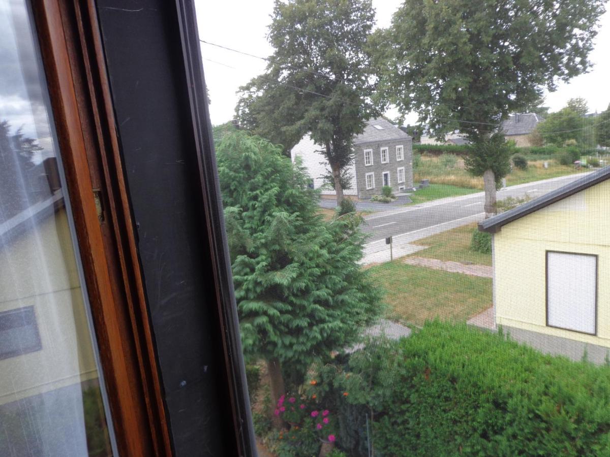 Le Chant Du Merle Neufchâteau Exteriör bild